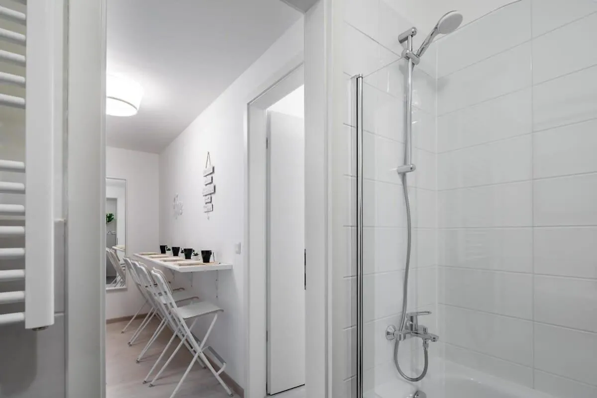 Modern Apt In Authentic Central Area Budapest Ungern