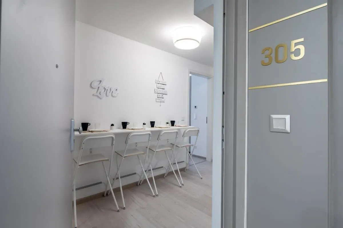 Modern Apt In Authentic Central Area Budapest 0*,