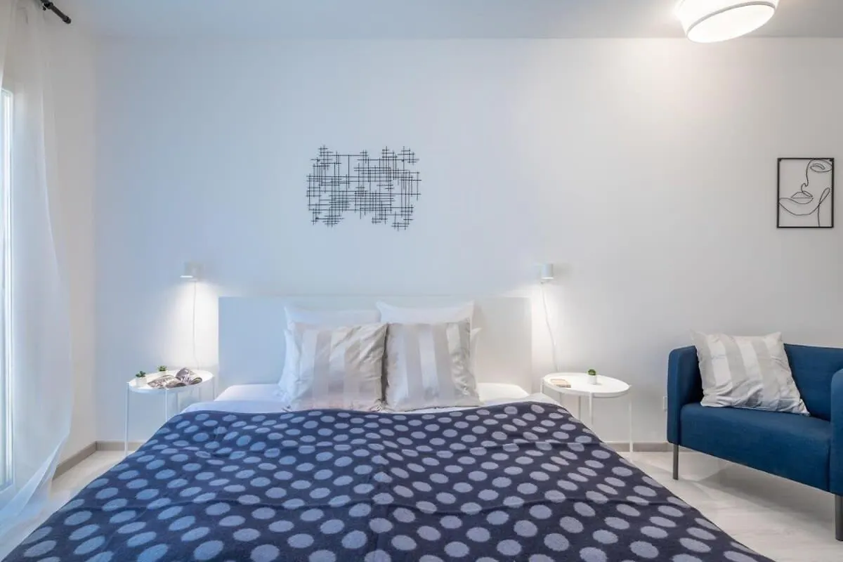 Modern Apt In Authentic Central Area Budapest Lägenhet
