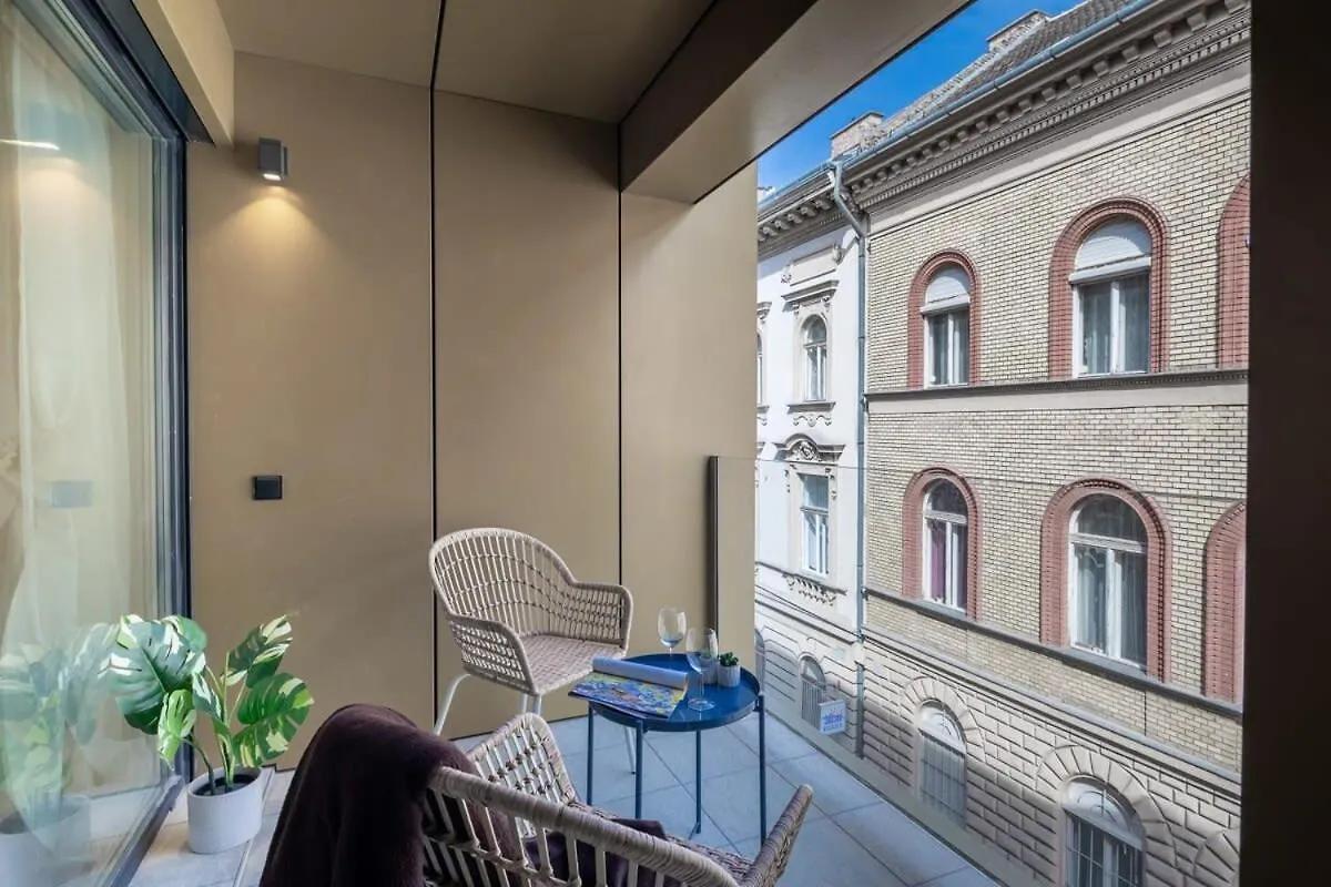 Apartment Modern Apt In Authentic Central Area Budapest